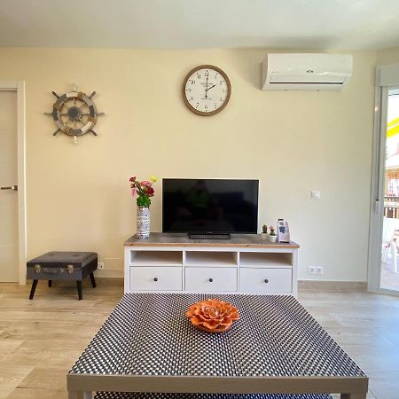 Modern 1 Bedroom Seaside Apartment With Pool Фуэнхирола Экстерьер фото