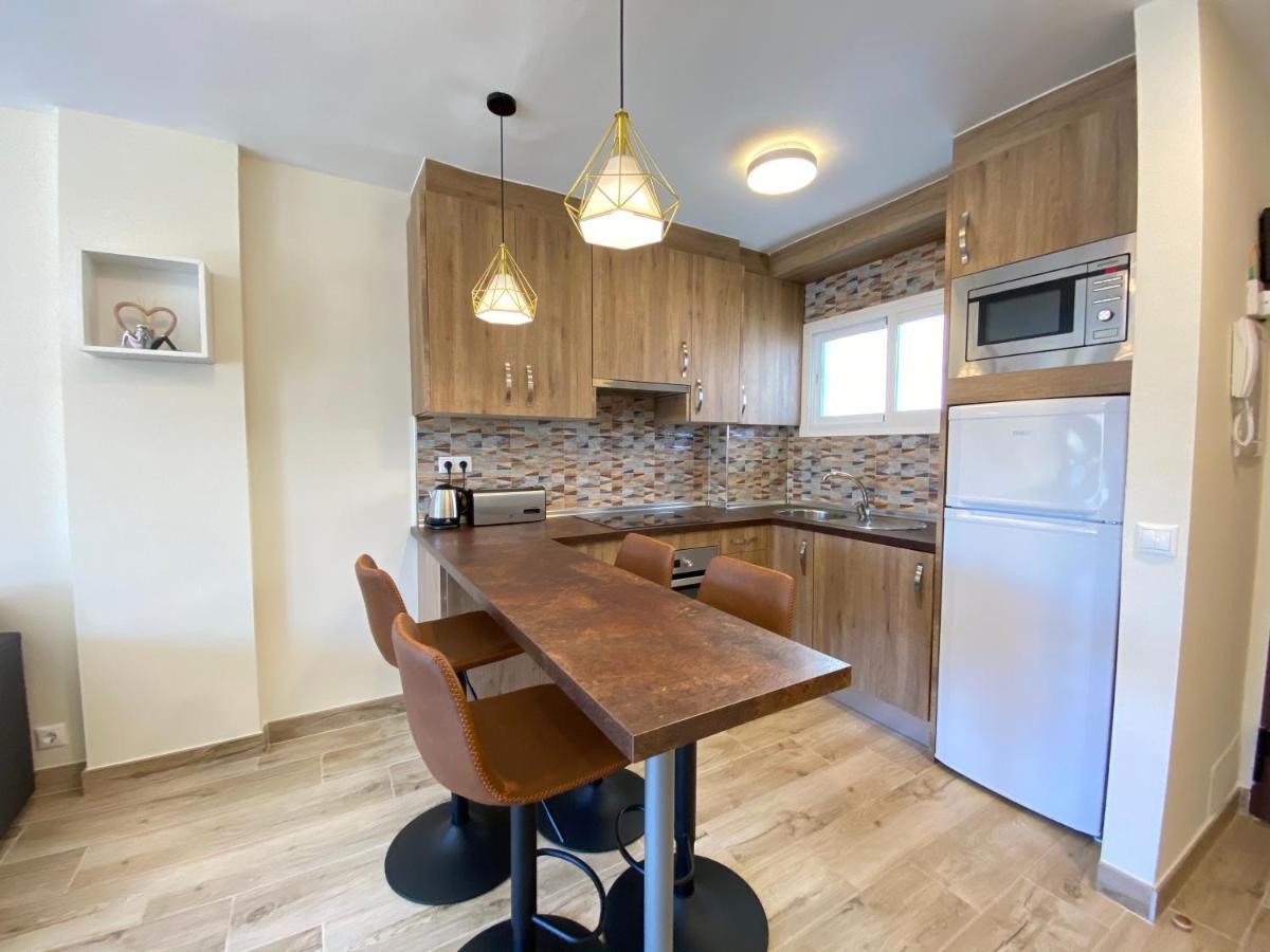 Modern 1 Bedroom Seaside Apartment With Pool Фуэнхирола Экстерьер фото